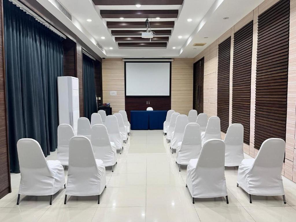 Laemchabang City Hotel Si Racha Exterior photo