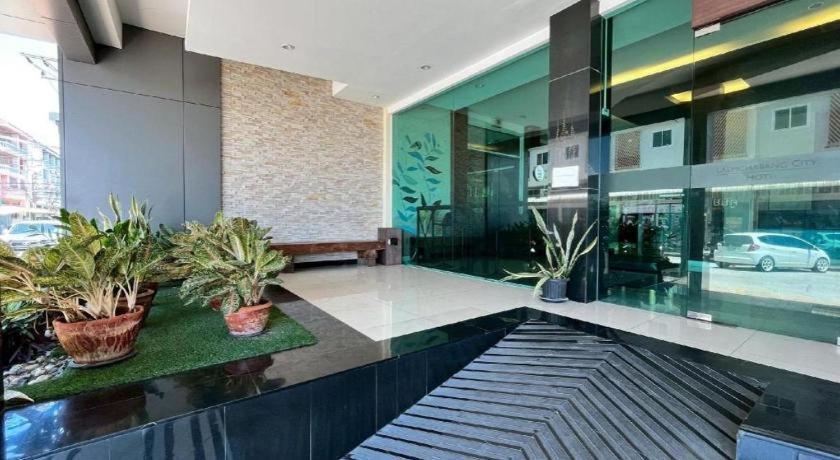 Laemchabang City Hotel Si Racha Exterior photo