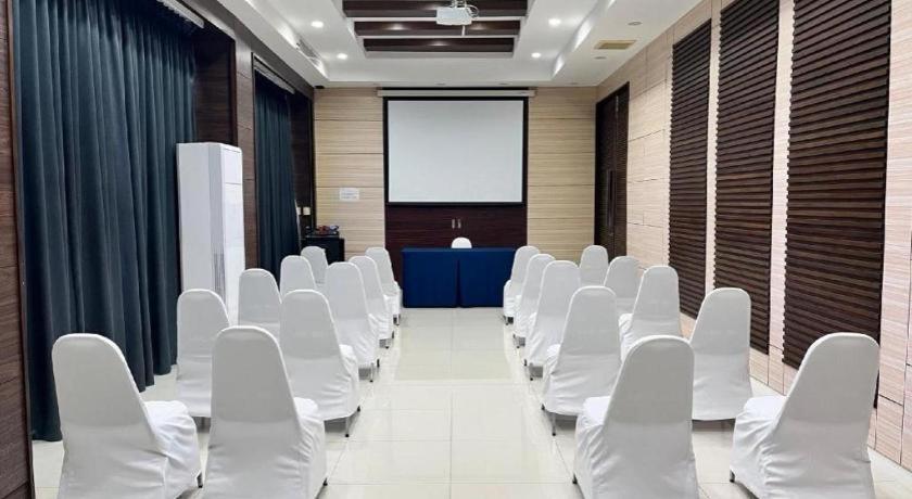 Laemchabang City Hotel Si Racha Exterior photo